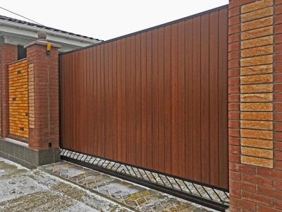 Відкатні ворота з автоматичним керуванням