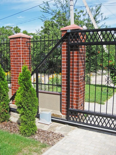 В'їзні відкатні&nbsp;ворота ковані