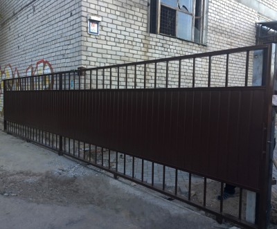 В'їзні автоматичні відкатні&nbsp;ворота