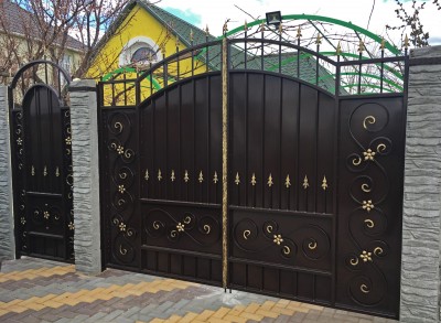 Въездные распашные ворота Николаев